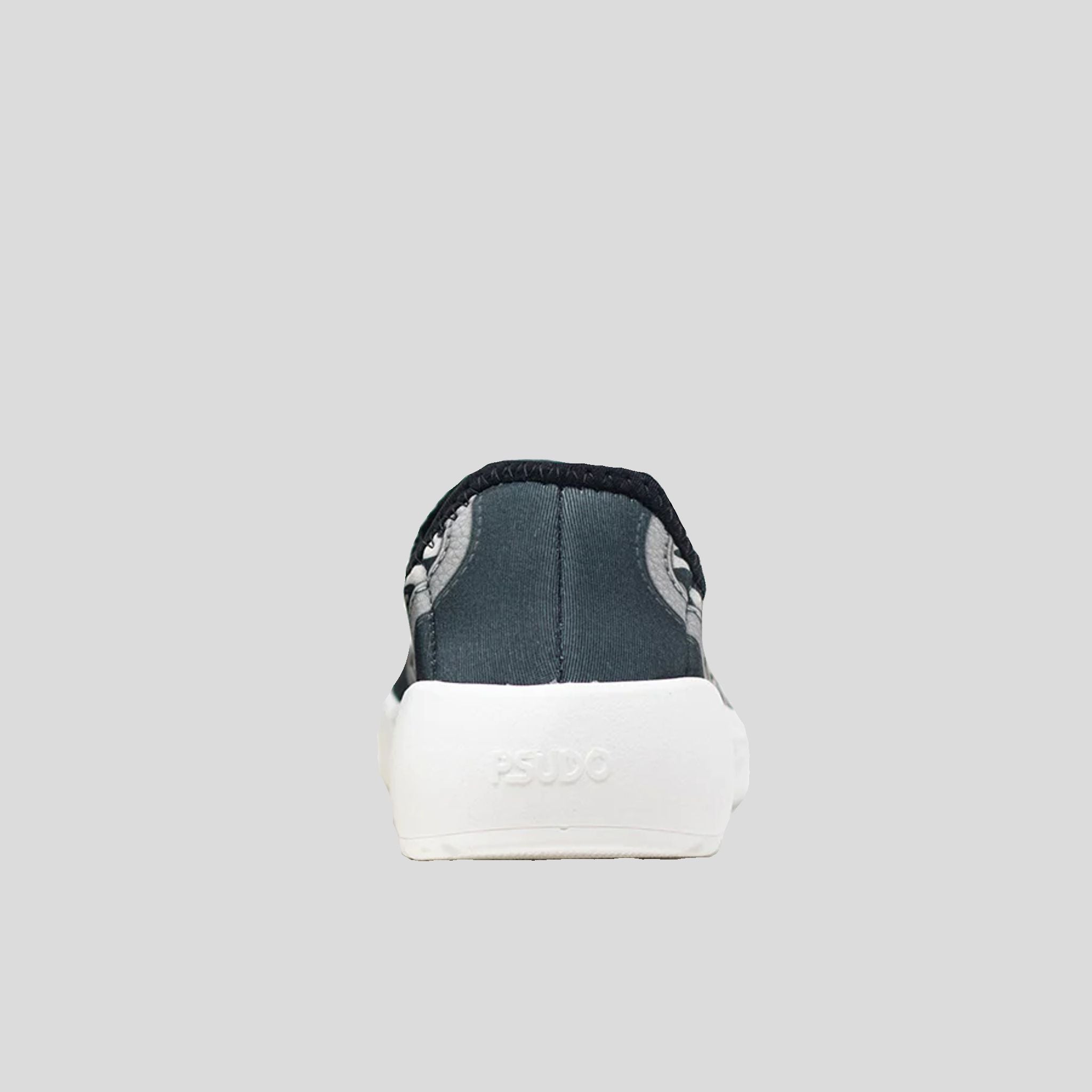 Court | Black/White